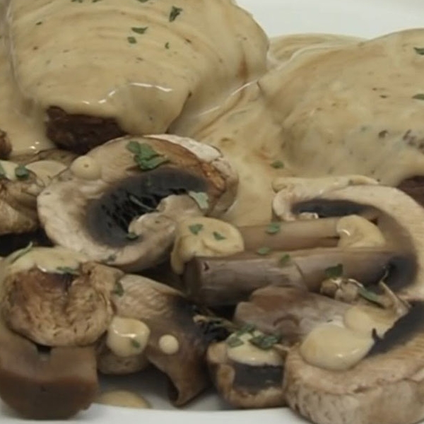 Carne Mechada en Salsa de Hongos